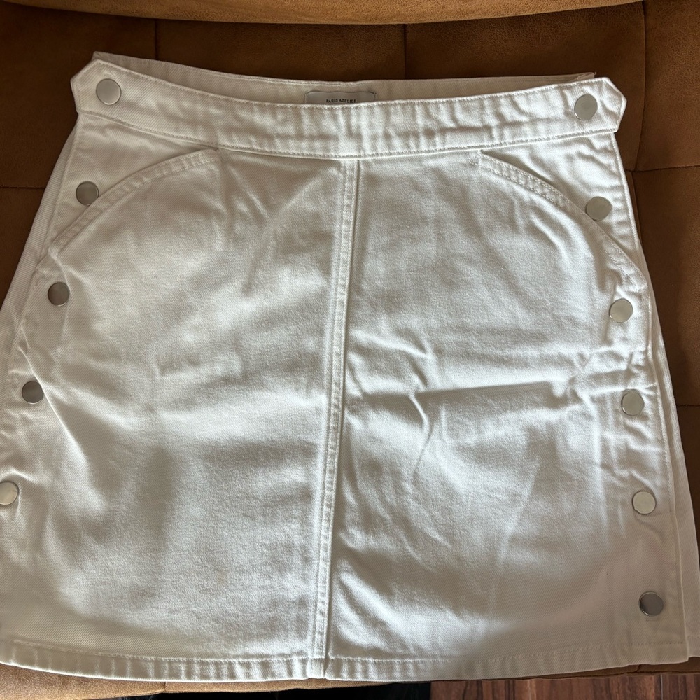 White denim skirt